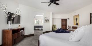 Stunning 7BR House in Camelback Canyon Gallery 43