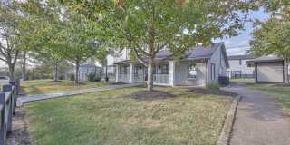 Solana at Brentwood Gallery 13