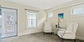 Spacious 3 Bed, 2 Bath Home with 1-Car Garage Near Downtown Kansas City Gallery 9