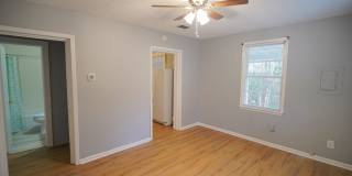 Charming 2 Bed / 1 Bath Cottage Gallery 5
