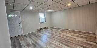 3 Bedroom 1.5  bathroom End unit Townhouse near Bethlehem Catholic High School. Gallery 28
