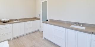 Newer Construction in Manhattan Beach Hill Section Gallery 34