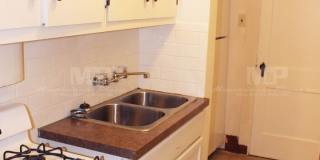 322 1/2  W Laurel Street Gallery 4