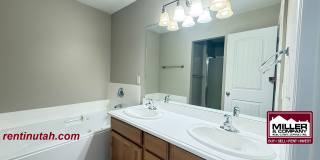 Beautiful townhouse in The Cottages at 9th! Beautiful townhouse in The Cottages at 9th! Gallery 16