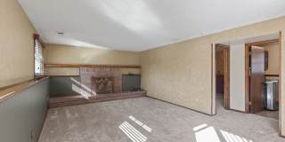 Beautiful 4 bed, 2 bath on Cul-de-sac  w/ large yard available in Central Loveland Gallery 21