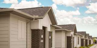 Harlow Gallery 24