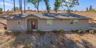 1 Bedroom House in Paradise! Close to Skyway and Shopping! 1 Bedroom House in Paradise! Close to Skyway and Shopping! Gallery 1