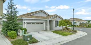 Newer Home on Large Corner Lot with Lots of Natural Light! Gallery 4
