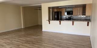 Long Term Unfurnished Condo - Block from Beach Gallery 1