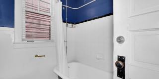2 BED | 1 BATH | STARLAND DISTRICT Gallery 24