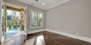 2011 Sharon Ave Gallery 20