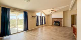 29 Palms Home with Garage Gallery 24