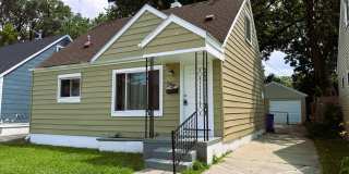 Move-In Ready 3BR Bungalow | Fenced Backyard, Garage & Great Warren Location, AVAILABLE NOW! Gallery 3