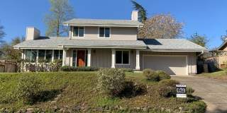 Updated Timberhill Home on Wisteria Gallery 1