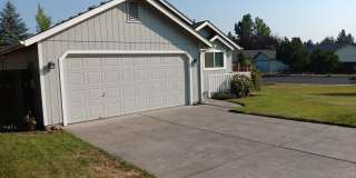 Charming Single-Level Home in Bend’s Mountain View Area Gallery 3