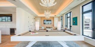 Queens WeHo Gallery 14