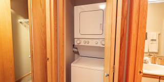 Plymouth Square at 37th Apartments Gallery 11