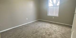 Charming 5 Bedroom House Gallery 1