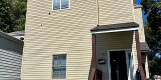 MOVE IN SPECIAL! $100 SECURITY DEPOSIT MOVE IN SPECIAL! $100 SECURITY DEPOSIT Gallery 1