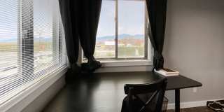 Portland Loft: Fully Furnished Loft Living with views of the golf course $300 Utility Fee Gallery 23
