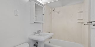 Charming Pualei Circle 1BR Condo with Parking, Pool & Utilities Included Gallery 22