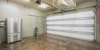 Luxury Townhome with 2 Car-Garage (Partial Utilities Included) Gallery 13