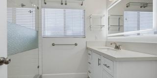 6102 Glacier Gallery 14