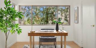 Bellevue Condo in Cherry Crest Vista with Updated Kitchen Gallery 8