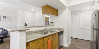 Coronado Bay Club Condo-Apartment Homes Gallery 7
