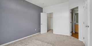 Charming Englewood Condo | 2 Bedrooms, Covered Parking & Community Pool Gallery 14
