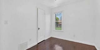 $1300 3 bedroom bungalow Gallery 16