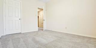 422 W Oak Street Gallery 22
