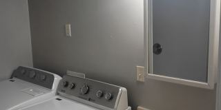 For Rent: 2401 S Mulberry St. Cozy 2 Bedroom 1 Bath, New Flooring! Bonus Room! Gallery 10