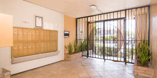 817 S. St. Andrews Pl. Gallery 17