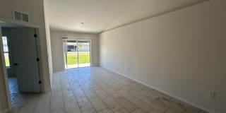Coming Soon  Newer  3/2 Duplex -1 car garage Gallery 3