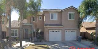 Beautiful 5 Bedroom Home with Fireplace & Garage in Delano Gallery 1