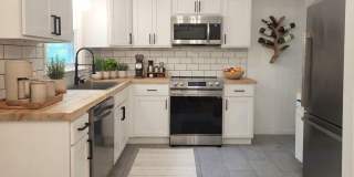 Cozy 2 Bedroom Bungalow in East Grand Rapids Gallery 1