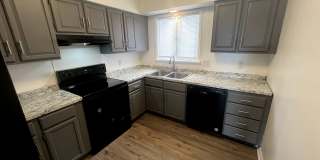 5560 Cresthaven Lane - B Gallery 1