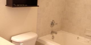 Easy Living Near It All – 2 Bed, 2 Bath Windsor Condo Gallery 7