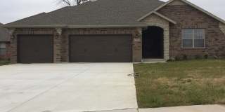 Fully Fenced 4 Bedroom Home - Pearson Park/Strafford MO Gallery 1