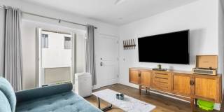 1929 Tamarind Ave unit: 8 Gallery 11