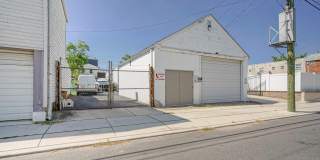 208 N BROADWAY Gallery 3