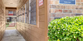 Marine Creek Apartments Gallery 15
