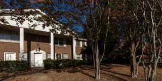 Colonial Apartments Gallery 18