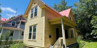 710 E Davenport St - Close to downtown Iowa City Gallery 1