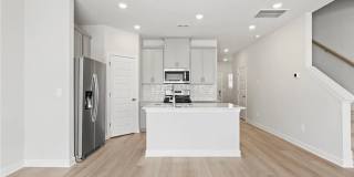 Brand New 3/2.5 Move In Ready Now! Gallery 6