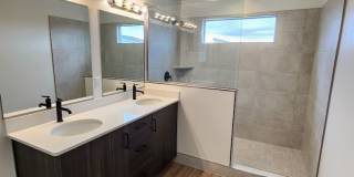Newer4 Bedroom Town Home Gallery 22