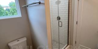 1106 N Alexander St Gallery 14