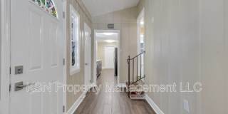 2010 Vermont Avenue Gallery 12