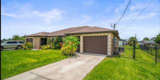 2 bedroom + Den 2 bathroom Duplex in Lehigh Acres Gallery 1
